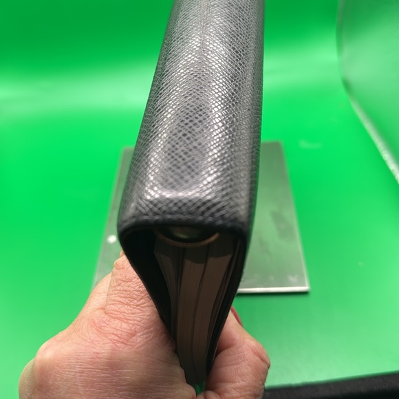 Louis Vuitton MM Agenda - Picture 7 of 16